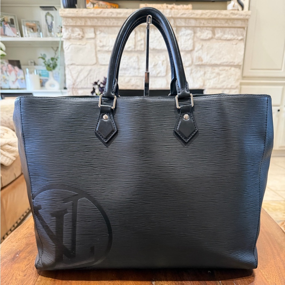❗️Extremely Rare❗️ Louis Vuitton Epi Grand Sac